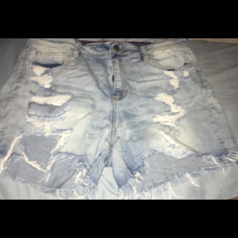 Ripped jeans shorts